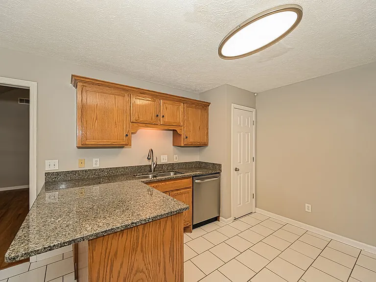 7004 Bridgewater Dr — Photo 7