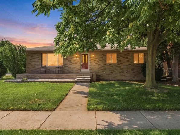 19580 Glenn St, Roseville, MI 48066