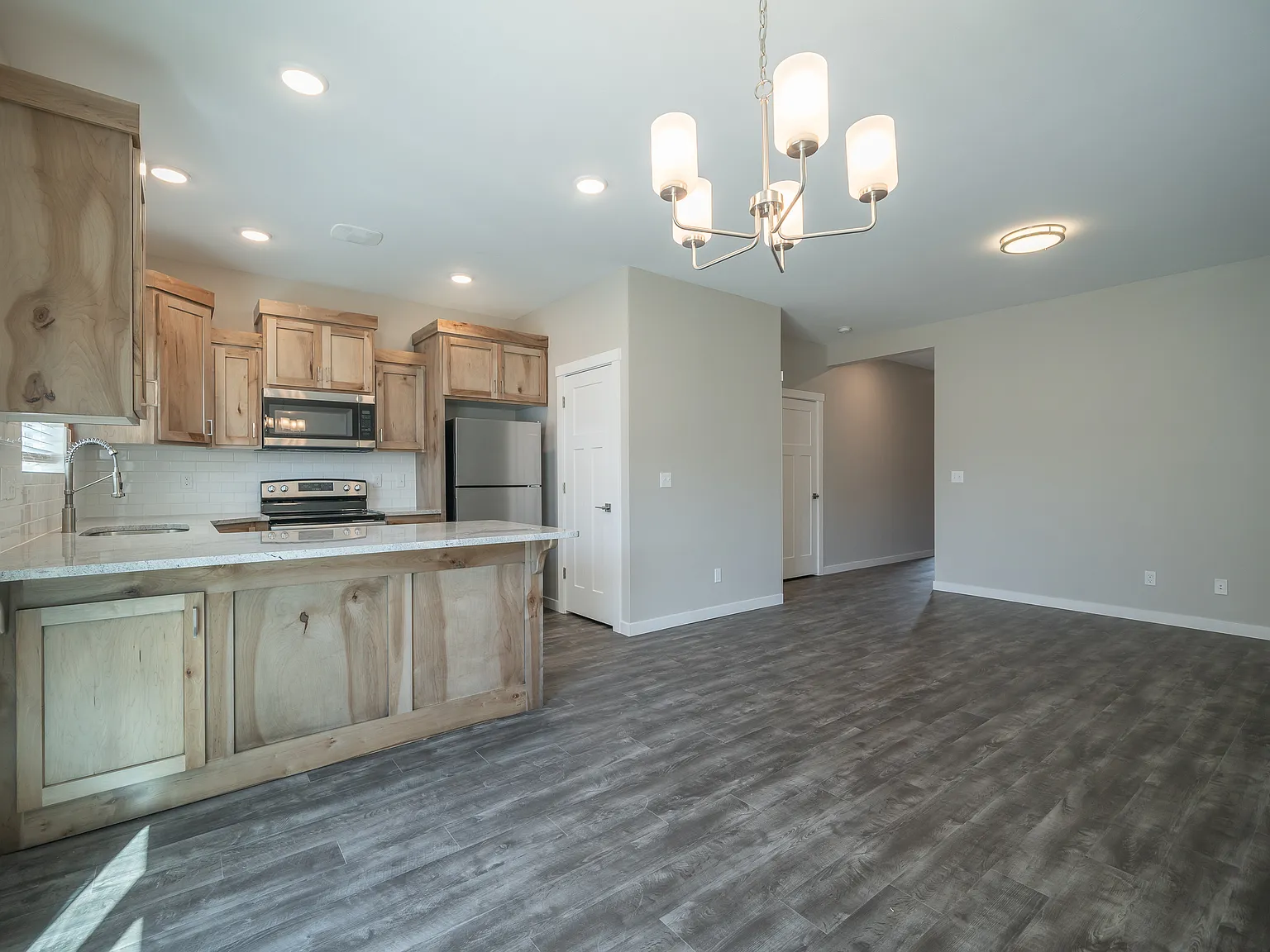3 bed, 2.5 bath, 1437 sqft, $1,745 — Photo 1