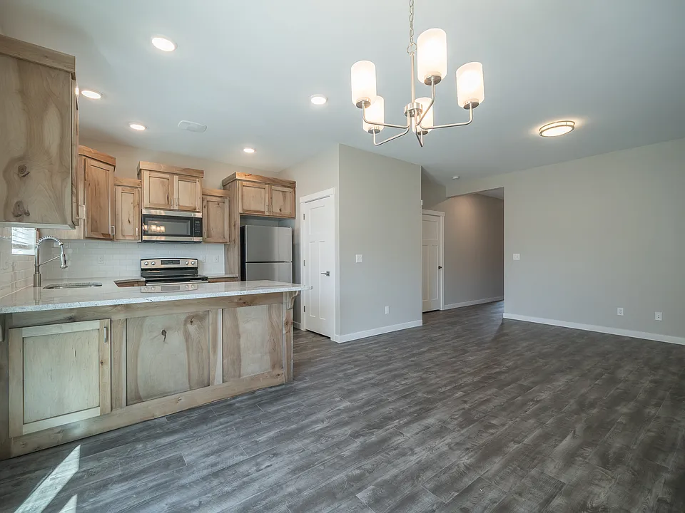 1819 Jennie Lee Dr #103