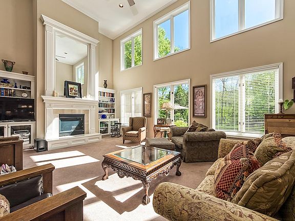 4th image of 12375 Brook Forest Cir