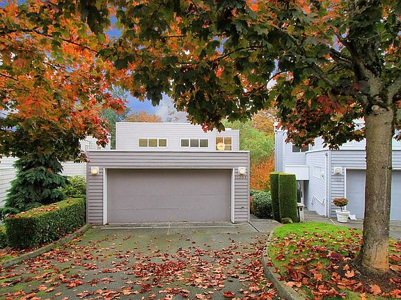 2nd image of 11204 NE 106th Pl