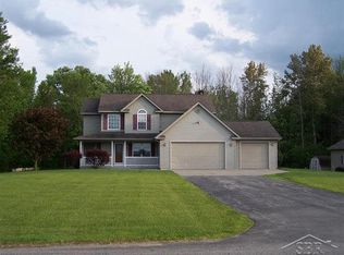 2595 W Seidlers Rd, Midland, MI 48642