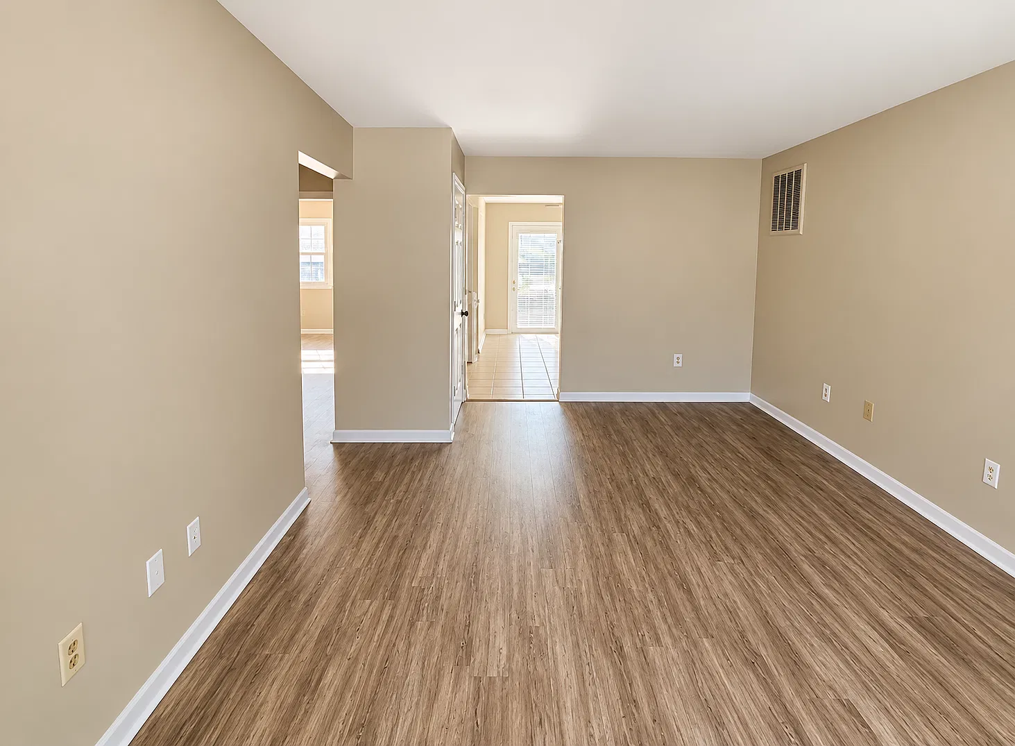 2 bed, 865 sqft, $1,285 — Photo 3