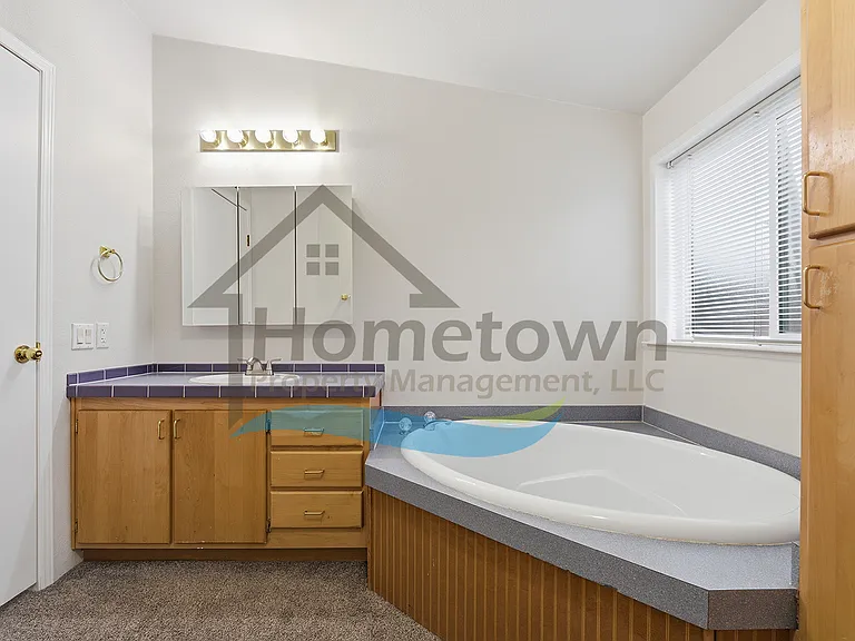 5425-1 E Grove Ave — Photo 30