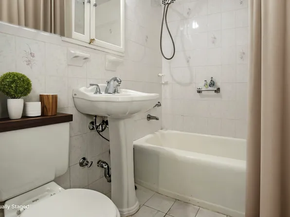 31-85 Crescent Street image 19 of 24