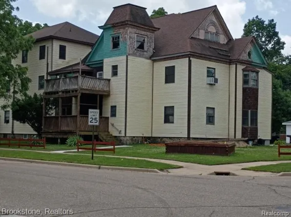 510 Pleasant St APT 2, Charlotte, MI 48813