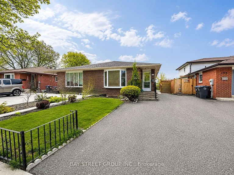 137 Bonham Blvd — Photo 2