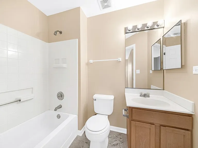 1733 Avalon Ct — Photo 5