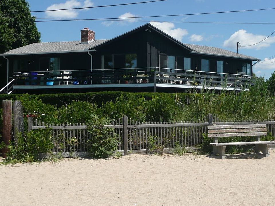 View of the house from the beach