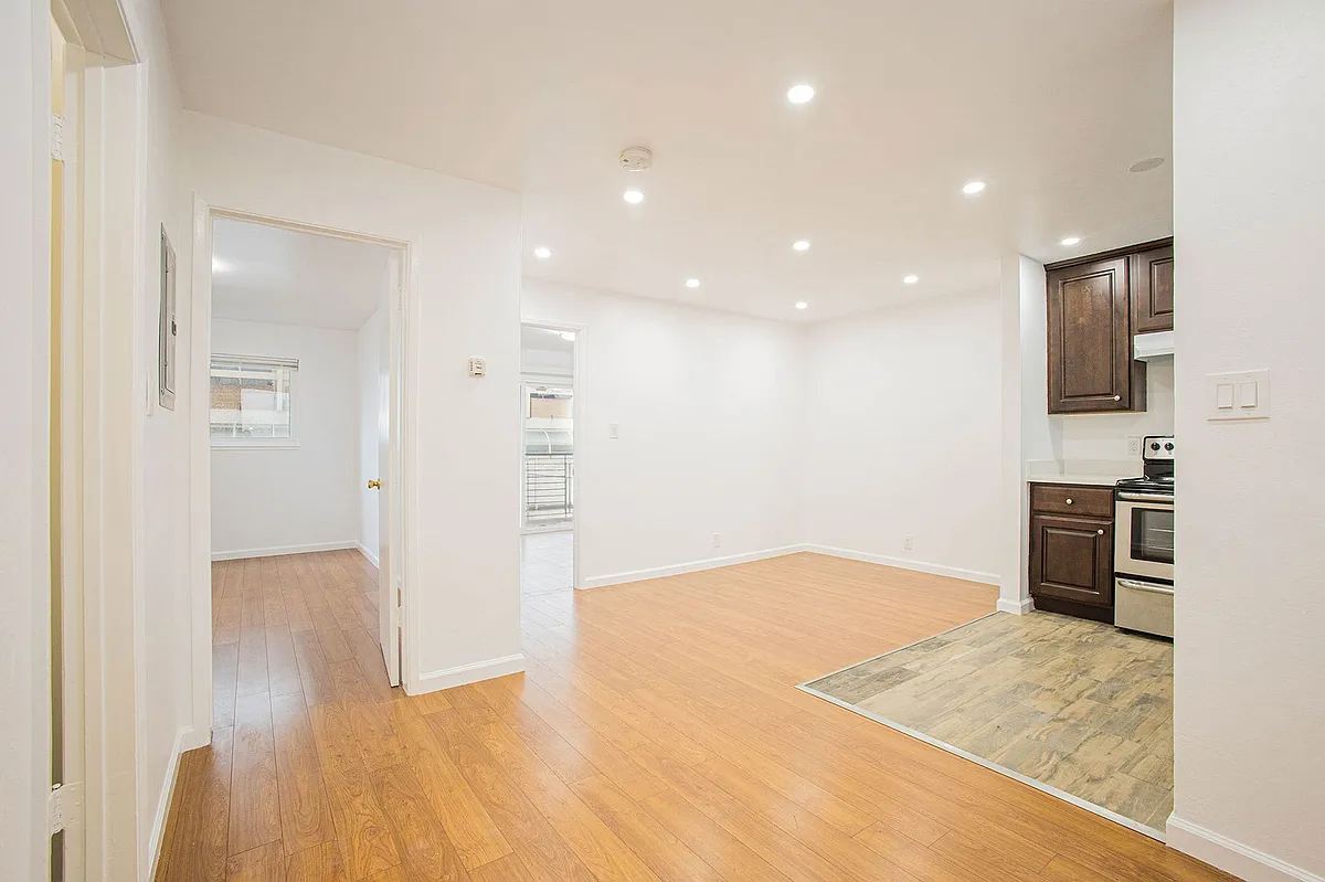 Building Photo - Montecito Ave 137