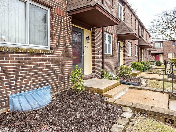3rd image of 43 Tower Hill Ct