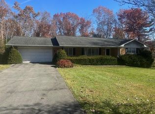 353 1st St, Shady Spring, WV 25918