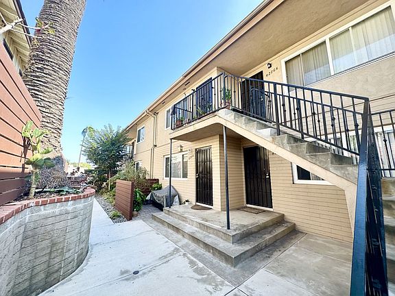4th image of 4272-4278 Campus Ave