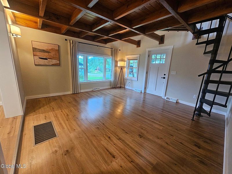 5th image of 32 Alden Avenue