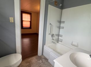 112 N Washington St APT 4, Mechanicsburg, PA 17055