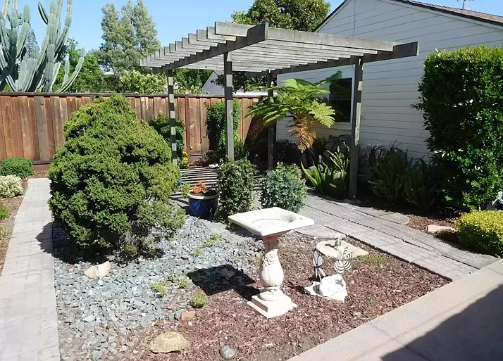 1774 Bancroft Ave — Photo 6