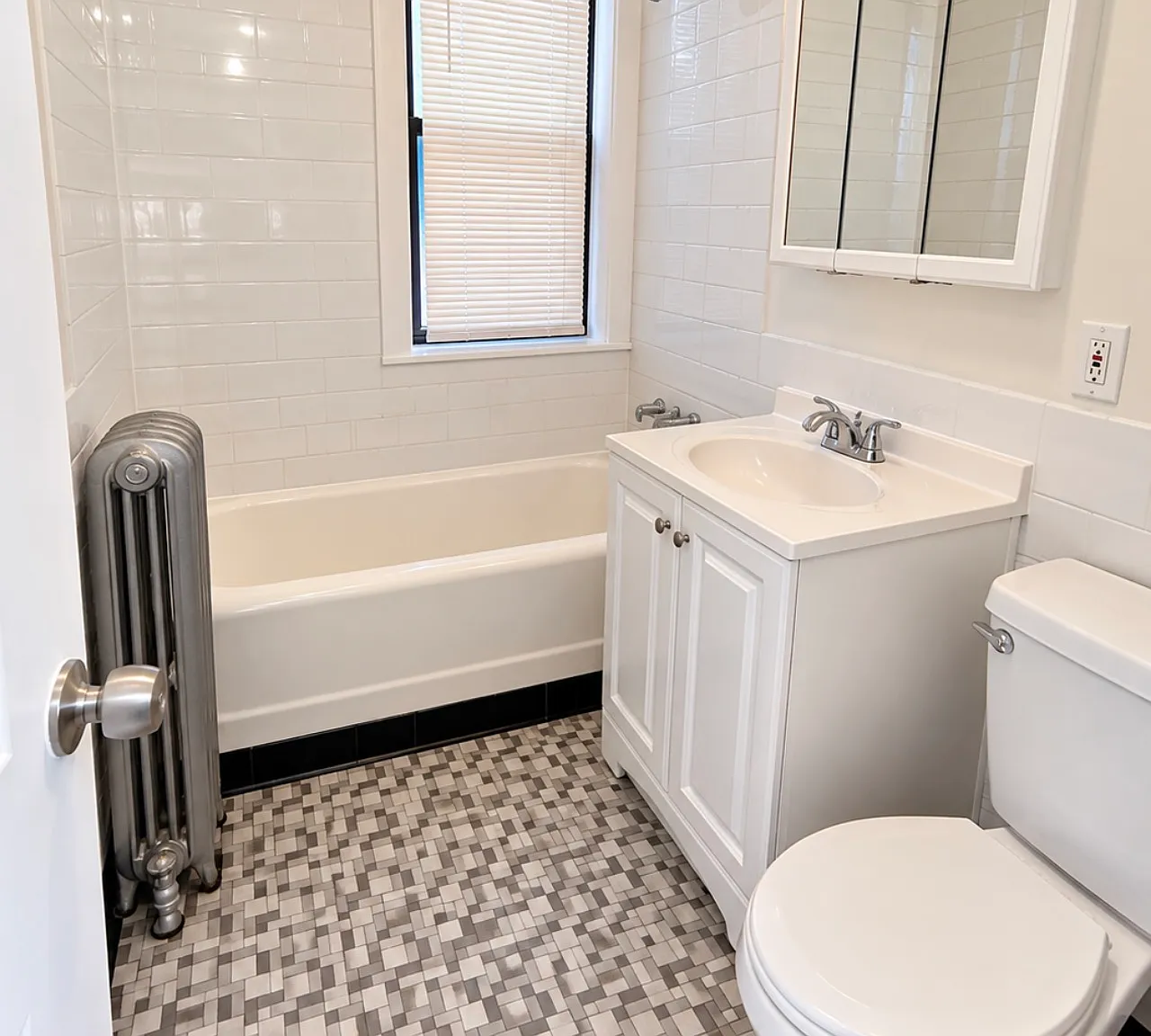 1 bed, 750 sqft, $1,000 — Photo 3