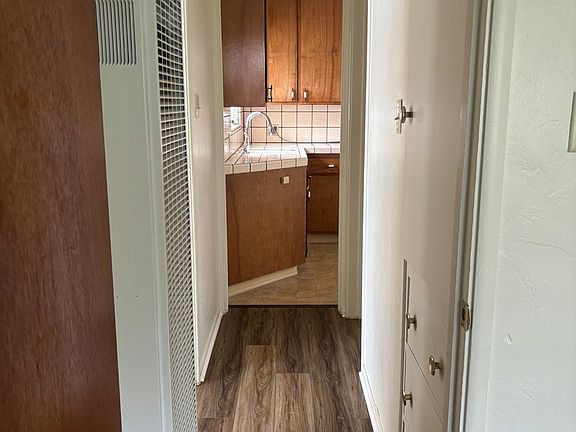 5th image of 529 Laine St APT C
