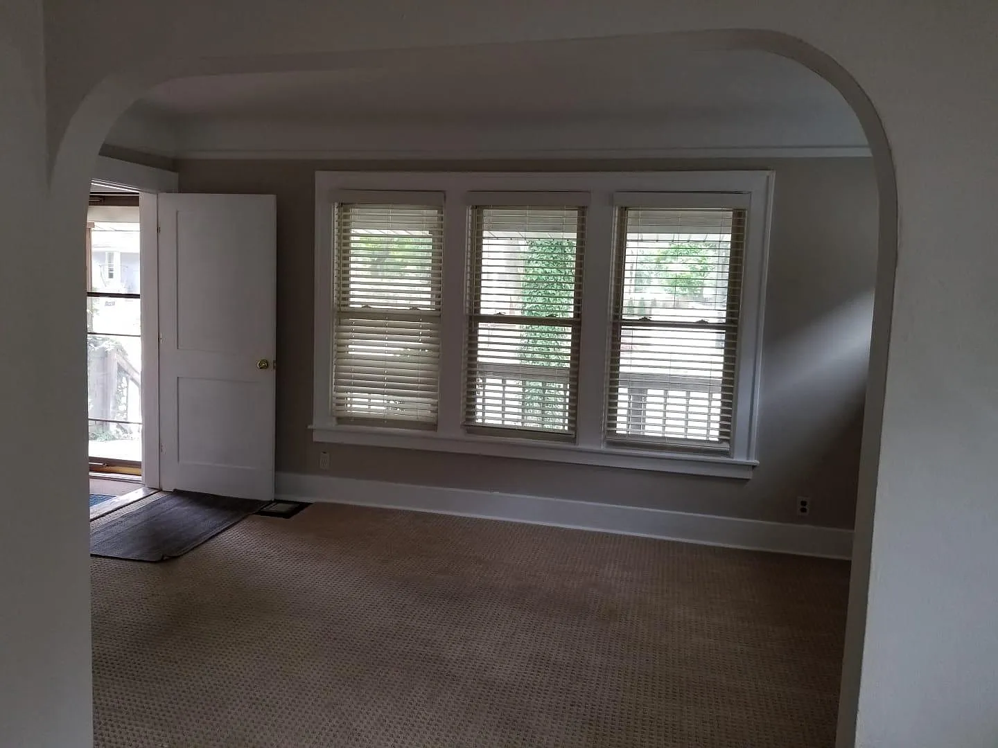 329 Baker St — Photo 2