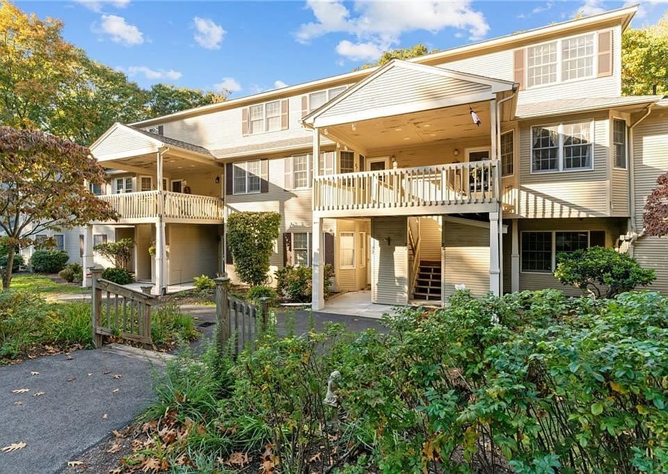 1st image of 27 Trellis Dr Unit 27