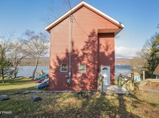 135 Rosebank Rd, Lake Ariel, PA 18436