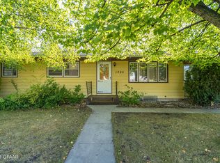 1524 Stephens Dr, Crookston, MN 56716