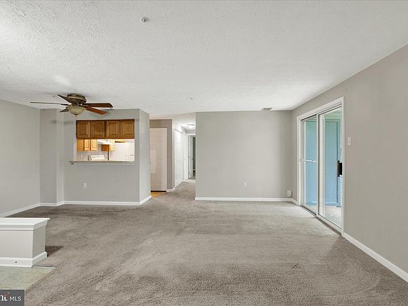 4th image of 209 Oak Leaf Cir APT F