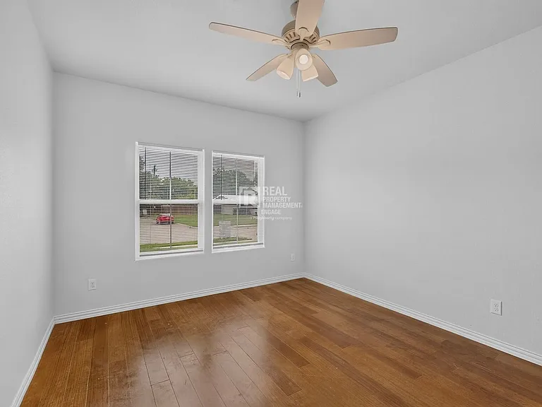 2000 Skylark Dr — Photo 25