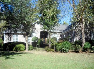 90 Saint Annes Dr, Hattiesburg, MS 39401