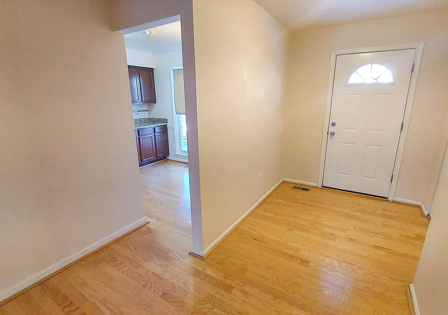 3BR Townhouse in Dumont Oaks Community of Silver Spring,MD - Available early December — Photo 2