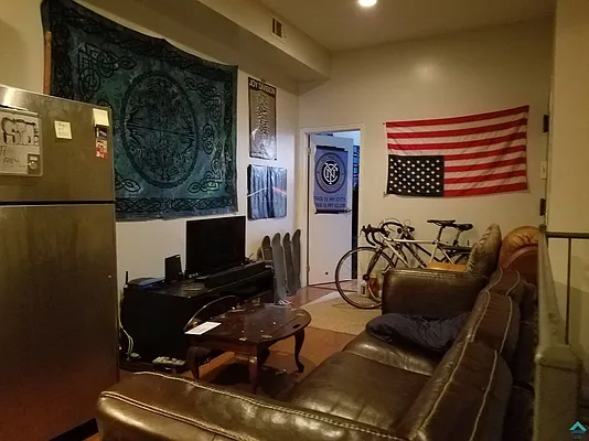 Rented by EXR | media 19