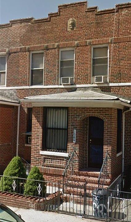 2nd image of 1568 W 7th St