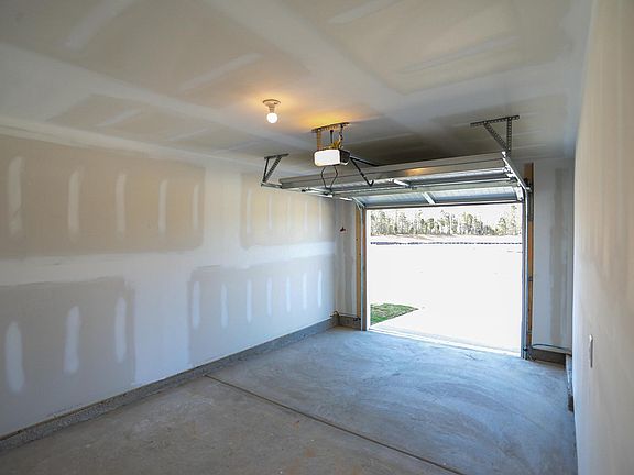 3rd image of 230 Winston Ln