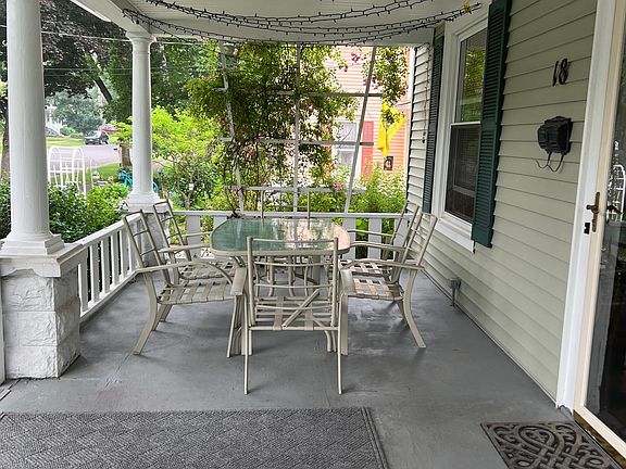 3rd image of 18 Woodlawn Ave #1