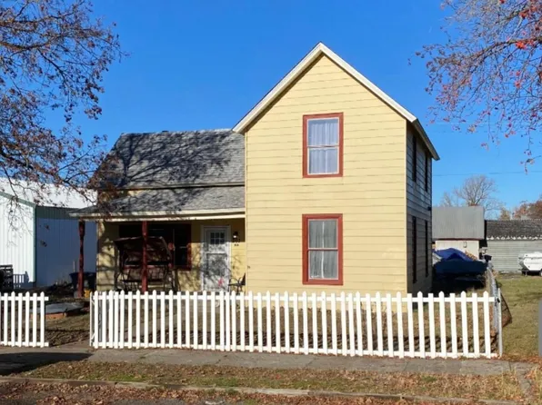 207 W Main St, Harrington, WA 99134