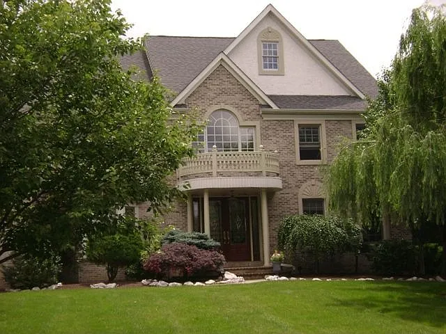2063 Pheasant Ct photo 1