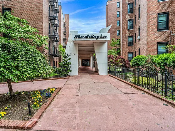 139-15 83rd Ave #B32, Briarwood, NY 11435