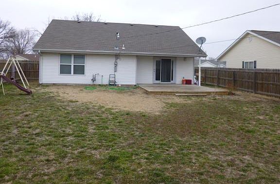2nd image of 215 E 16th St