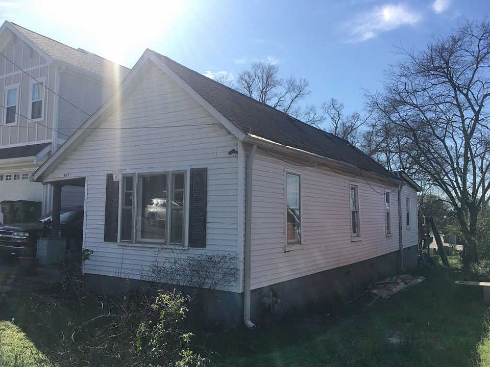 2nd image of 611 39th Ave N