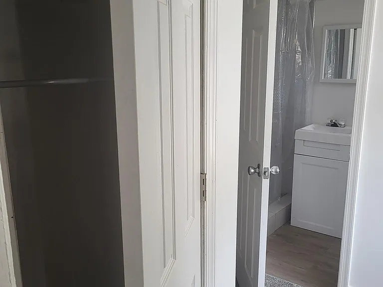 1630 E Roumfort Rd #3 — Photo 6