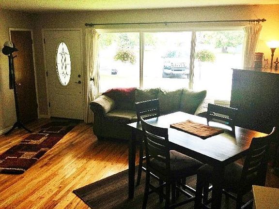3rd image of 1575 Stanger Dr