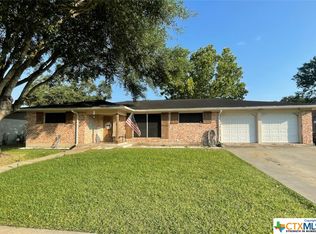 2305 College Dr, Victoria, TX 77901