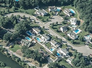 145 Lakeview Ct, Toms River, NJ 08753