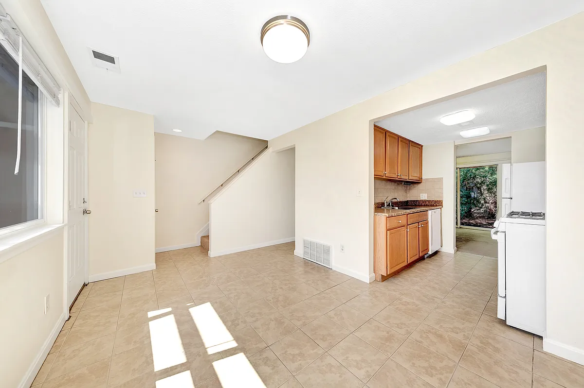 Building Photo - 48 Prospect St #A
