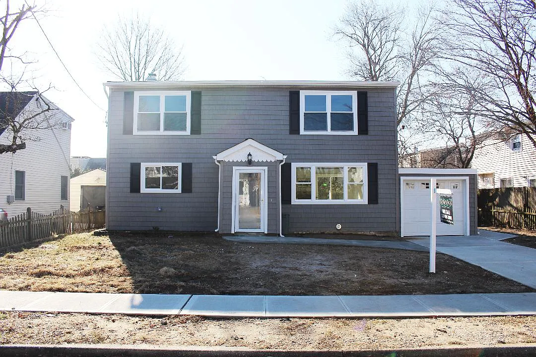 100 Burt Ave photo 1