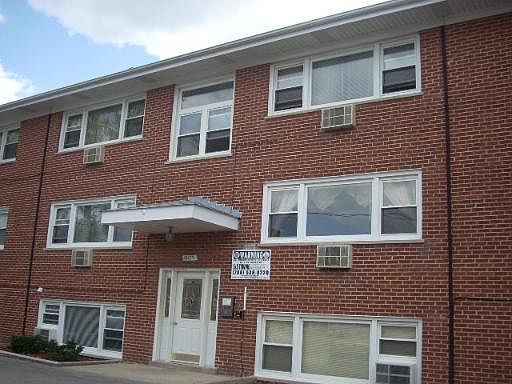 1st image of 10123 W Hartford Ct #2D