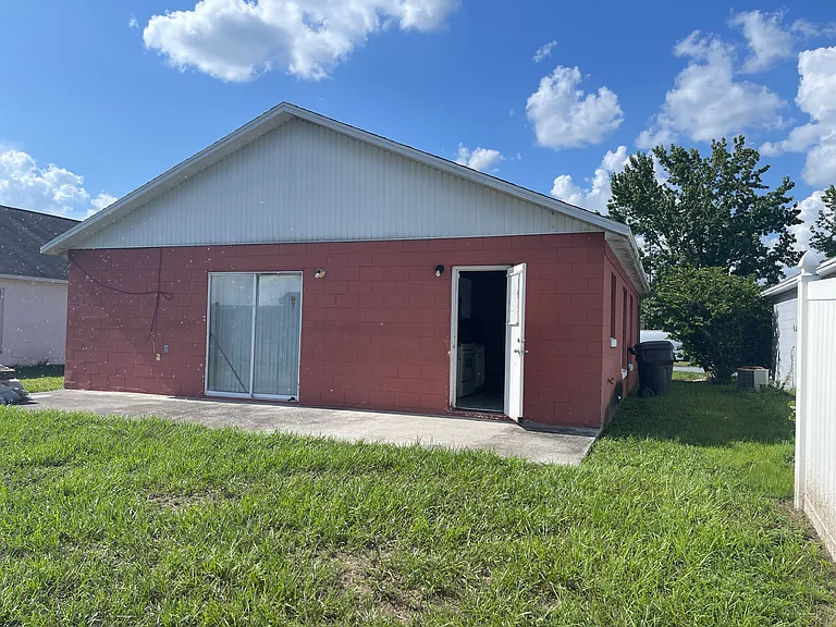 3402 Palmer Dr — Photo 2