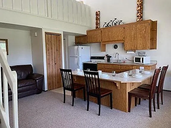 2 bed, 950 sqft, $1,400 — Photo 2