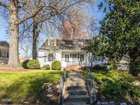 2nd image of 415 E College St